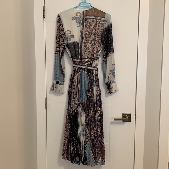 H&M Wrap Dress - Picture 2 of 5